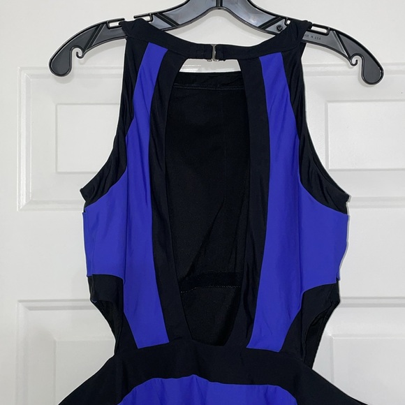 MIRACLESUIT High Neck Halter Cut Out Open Back Slimming Swim Suit One Piece 16 - Picture 5 of 8